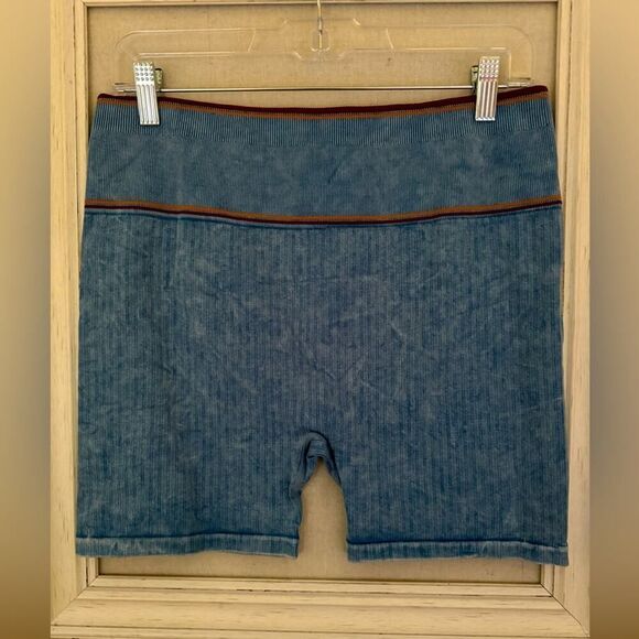 FP Movement blue texturized athletic workout shorts w stretch NWOT M/L - Picture 2 of 8